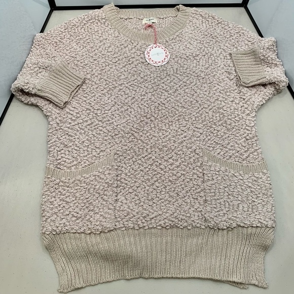 Umgee Sweaters - Umgee USA Beige 3/4 Sleeved Sweater Women's Size Medium NWT